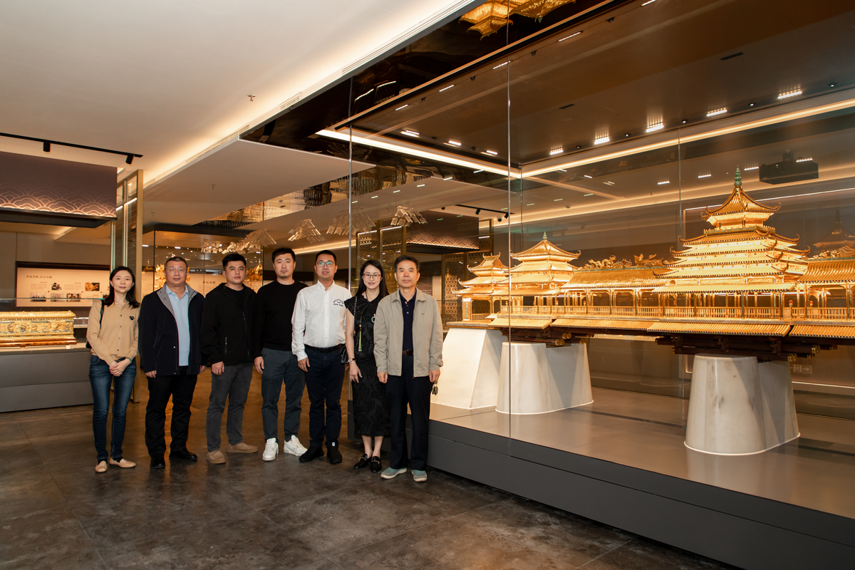 “大灣區(qū)企業(yè)博物館之旅” 巖星一行赴臻寶博物館調研交流插圖(7)